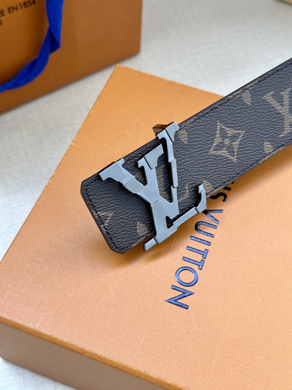 激安ルイヴィトンベルト着用イメージ